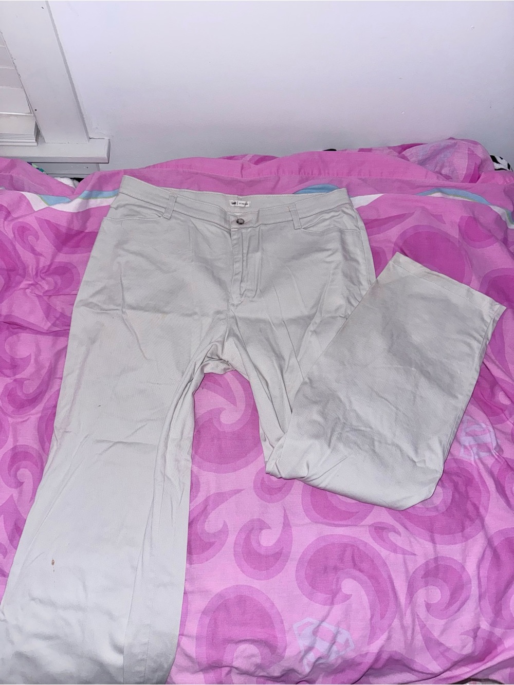 Lee Cream Midrise Chino Pants Size 18